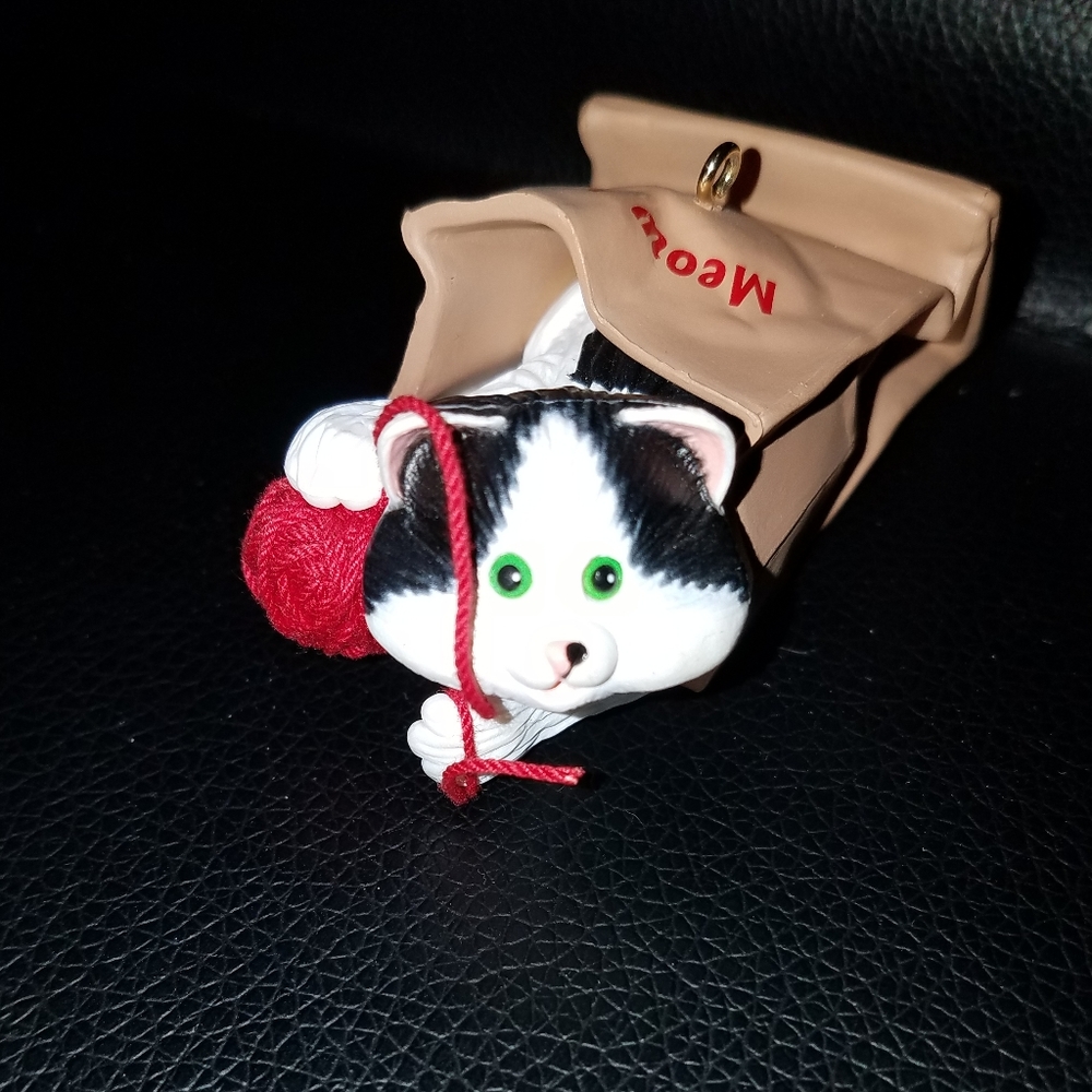 Vintage HALLMARK Keepsake Meow Mart Cat Ornament